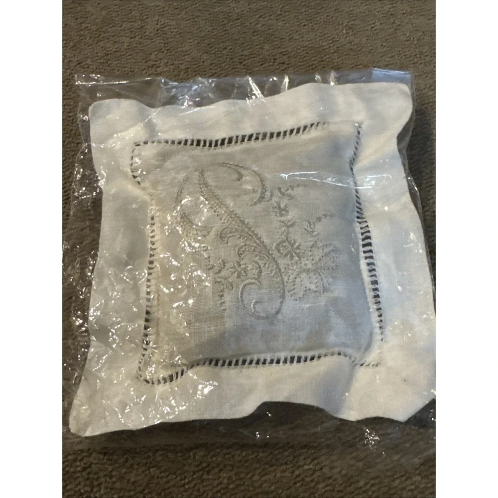 Lavender by the bay LAVENDER CALMING PILLOW Freshener (TD)